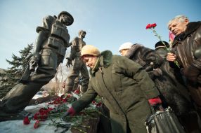 Laying-on flowers ceremony