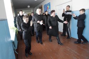 Володимир Литвин у школі