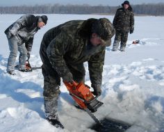 Акция по предупреждению заморных явлений у рыбы