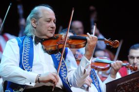 Budapest gipsy symphonic orchestra