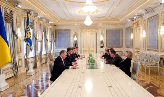 Viktor Yanukovich and Sergey Naryshkin