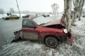 Пошкоджений автомобіль Daewoo Lanos