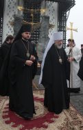 Metropolitan Vladimir (Sabodan) and archbishop Aleksandr (Drabinko)