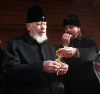 Metropolitan Vladimir (Sabodan) and archbishop Aleksandr (Drabinko)