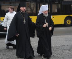 Metropolitan Vladimir (Sabodan) and archbishop Aleksandr (Drabinko)