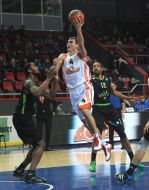 Maksim Pustozvonov  and Dijon Thompson