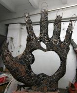 Sculpture "With love, Steve" Kirill Maksimenko 