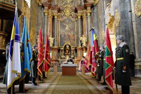 Военнослужащие