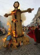 Горящее чучело Зимы