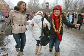 Учасники святкування Масляної