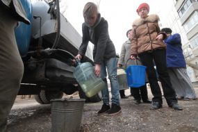 Queue after a drinking-water