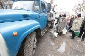 Queue after a drinking-water