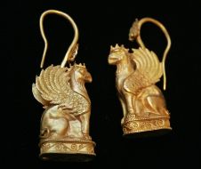 Women's gold jewelry