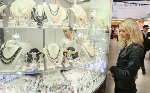 Jewellers wares from pearls