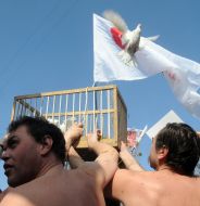 Participants of the theatricalized action