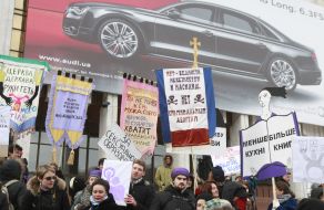 Participants of feministic March