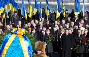 Laying-on of flowers to the monument to Taras Shevchenko