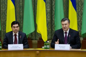 Gurbanguly Berdуmuhamedov and Viktor Yanukovich
