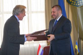 Aleksandr Klimenko and Hans van der Vlist