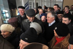 Petr Simonenko communicate with voters