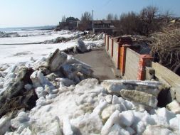 Торосы на берегу Азовского моря