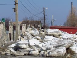 Торосы на берегу Азовского моря