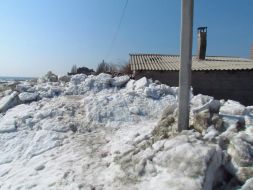 Торосы на берегу Азовского моря