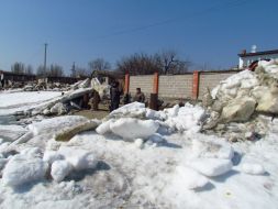 Торосы на берегу Азовского моря