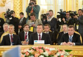 Valeriy Khoroshkovskiy, Viktor Yanukovich and Konstantin Grishchenko