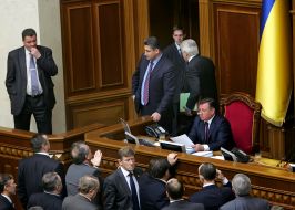 Blocking of tribune of parliament