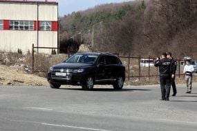 Expert-criminal lawyer during the investigation experiment in place car accident