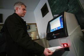 Дослідний зразок термінала самообслуговування з друку проїзних документів