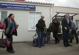 Sergey Tigipko and sailors from the ship "General Arshintsev"