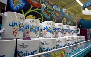 Souvenirs with symbols of UEFA EURO 2012 ™