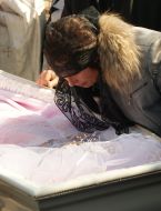 Tatyana Surovitskaya says goodbye to daughter