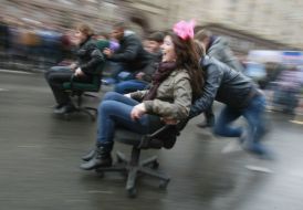 Races on offices chairs