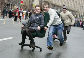 Races on offices chairs