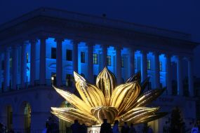 10-meter sculpture as a lotus in the center of Kiev