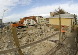 Dismantling of buildings on Andreevskom