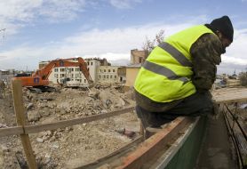 Dismantling of buildings on Andreevskom
