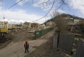 Dismantling of buildings on Andreevskom