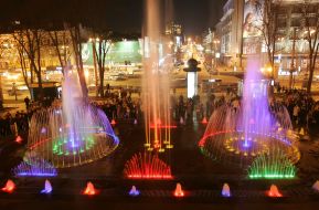 Light musical fountain