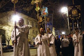 The Сross procession to the Pokrovsky Cathedral
