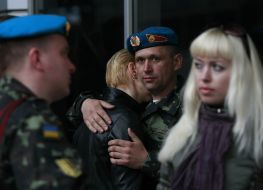 A peacemakers says goodbye with relatives