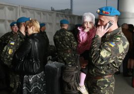 A peacemakers says goodbye with relatives