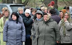 Businessmen block an entrance on Grybovetsk dump