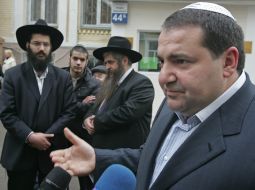 Rabbi Moshe Reuven Azman and Aleksander Levin
