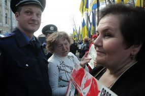 Timoshenko's supporter and opponents 
