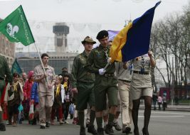 Шествие колонны скаутских организаций