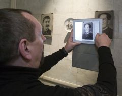 The man photographed a portrait of Mao Zedong